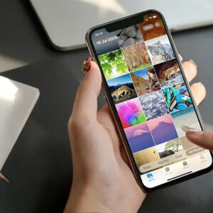 آموزش کامل مخفی کردن عکس‌ها و ویدیوها در سامسونگ (Secure Folder و Hide Albums) و آیفون (Hidden Album). روش بازگردانی و نکات امنیتی.